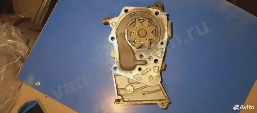 Водяная помпа Renault Logan 2006 8200962185