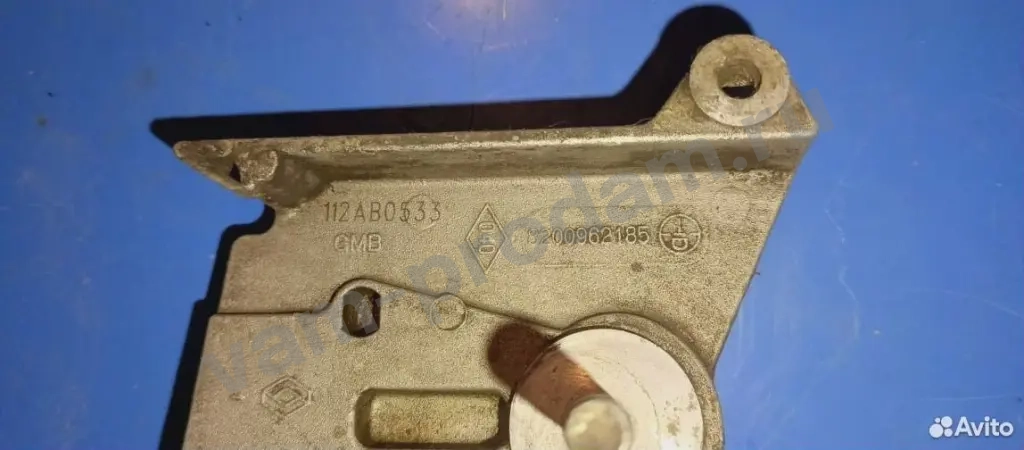 Водяная помпа Renault Logan 2006 8200962185