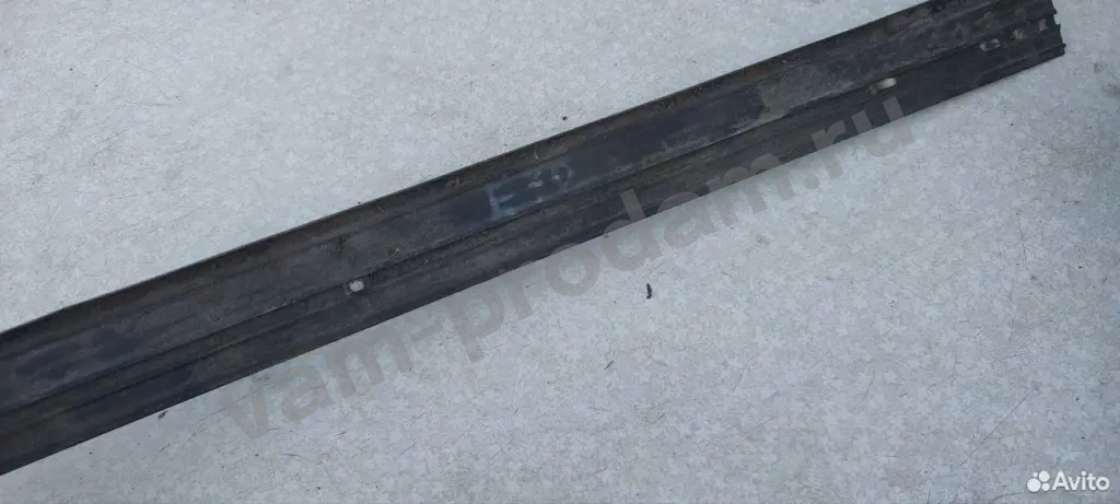 Накладки на пороги на BMW E30