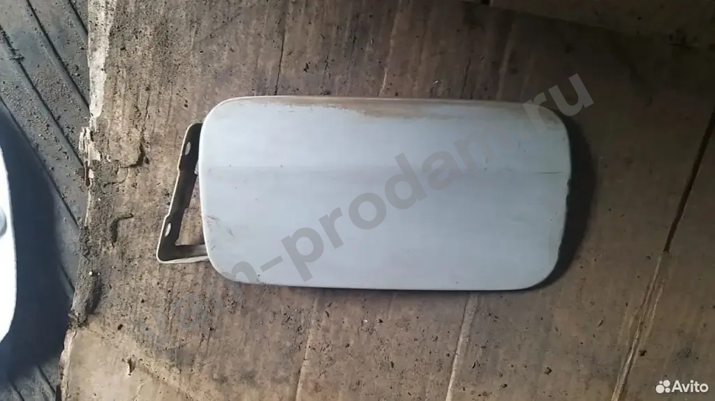 Лючок бензобака Mercedes-Benz E-Class W124 M111