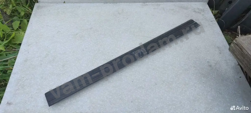 Накладки на пороги на BMW E30