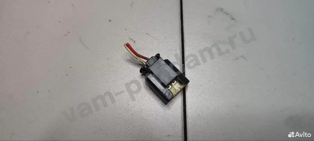 Фишка (разъем) BMW 7601024