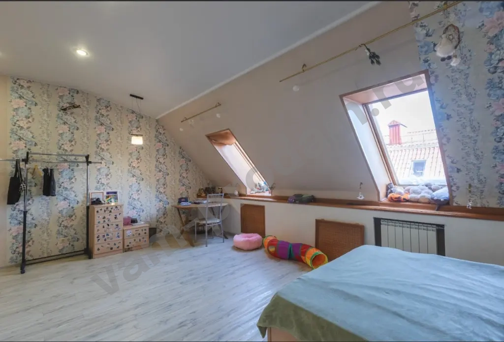 Коттедж 272 м² на участке 4 сот., Поселений (ИЖС)