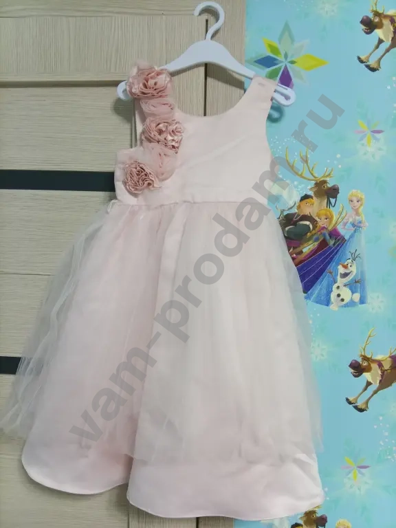 Нарядное платье на девочку до 116 см.