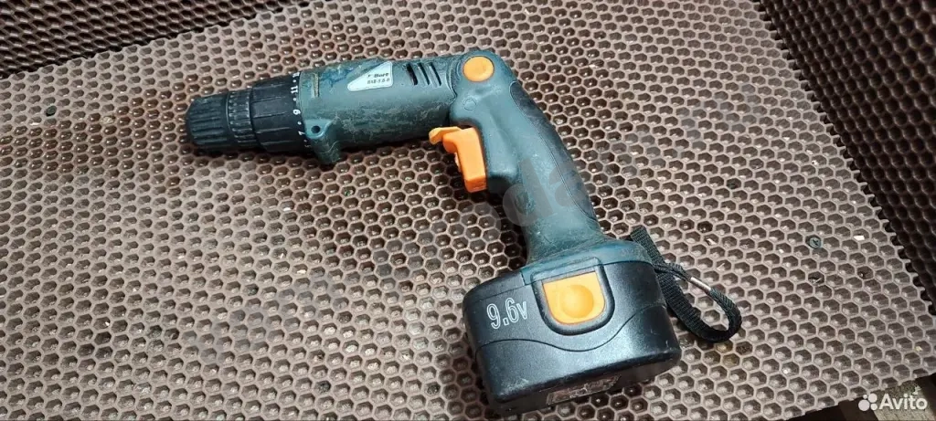 Дрель-шуруповерт аккумуляторная Bort BAB-9.6-B