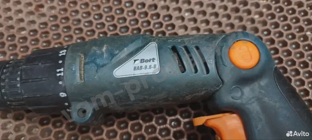 Дрель-шуруповерт аккумуляторная Bort BAB-9.6-B