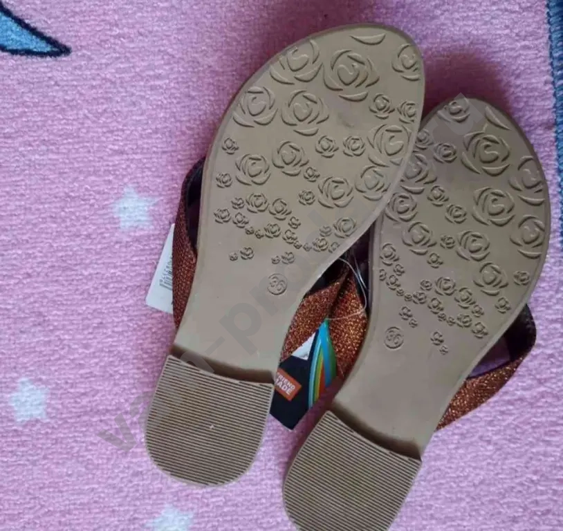 Босоножки женские 36