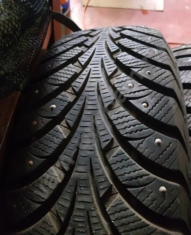 шины зимние шипы Goodyear r16 205 60