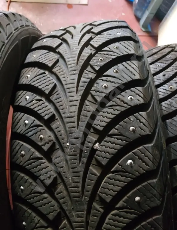 шины зимние шипы Goodyear r16 205 60