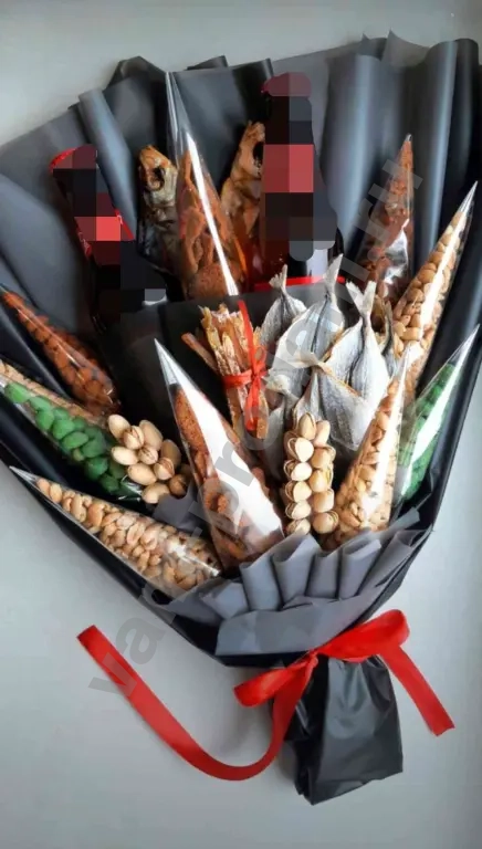 Мужские букеты с колбасой, раками