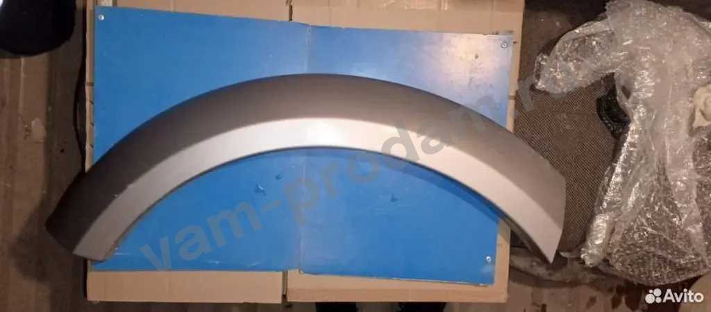 Накладка на крыло передняя левая Mitsubishi