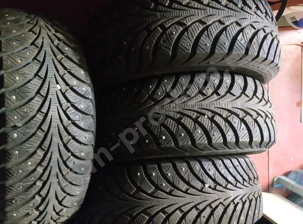 шины зимние шипы Goodyear r16 205 60