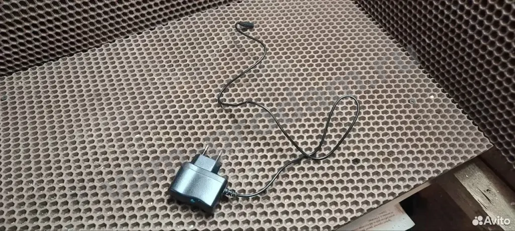 Сетевое зарядное устройство для телефонов Jinga