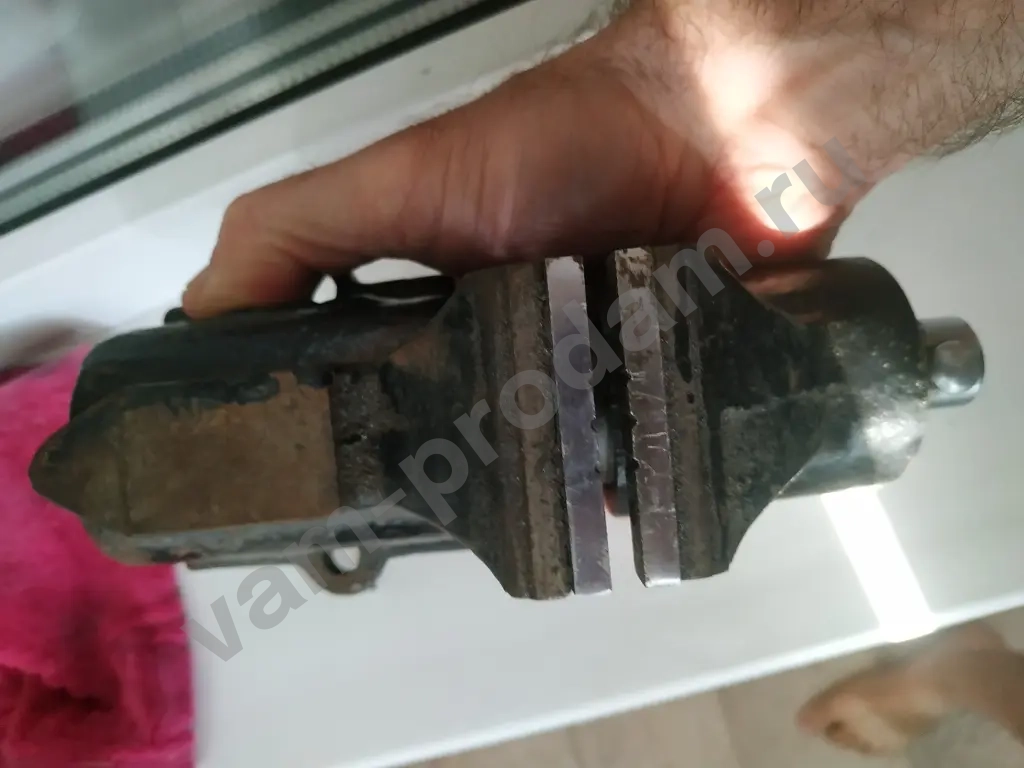 тиски настольные СССР состояние отличное