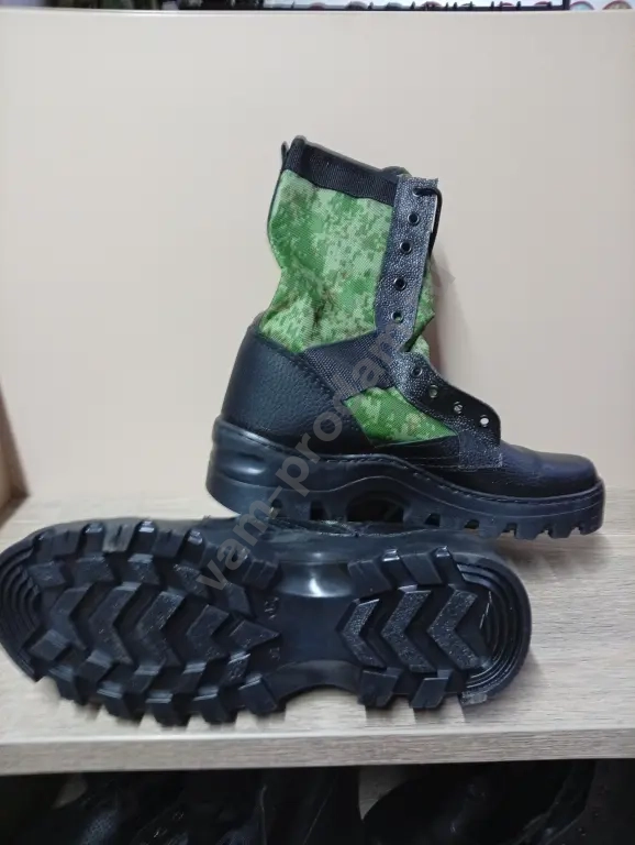 Ботинки с высоким берцем "Тропик" камуфлированные