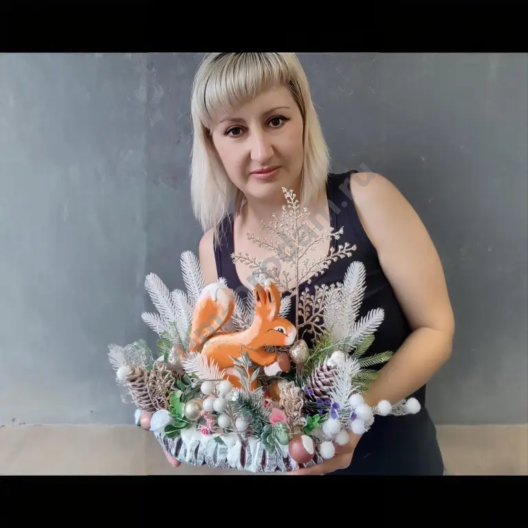 Зимняя конкурсная поделка “Белка в снегу” на спиле дерева | Для садика и школы | Премиум декор