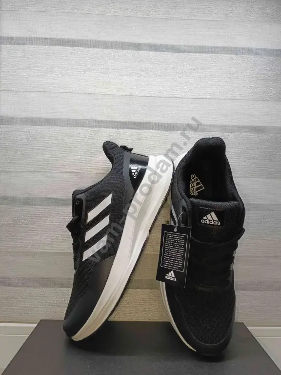 мужские кроссовки adidas