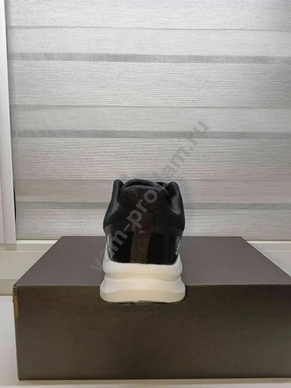 мужские кроссовки adidas