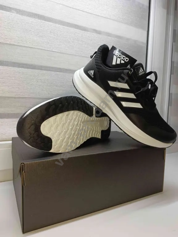 мужские кроссовки adidas