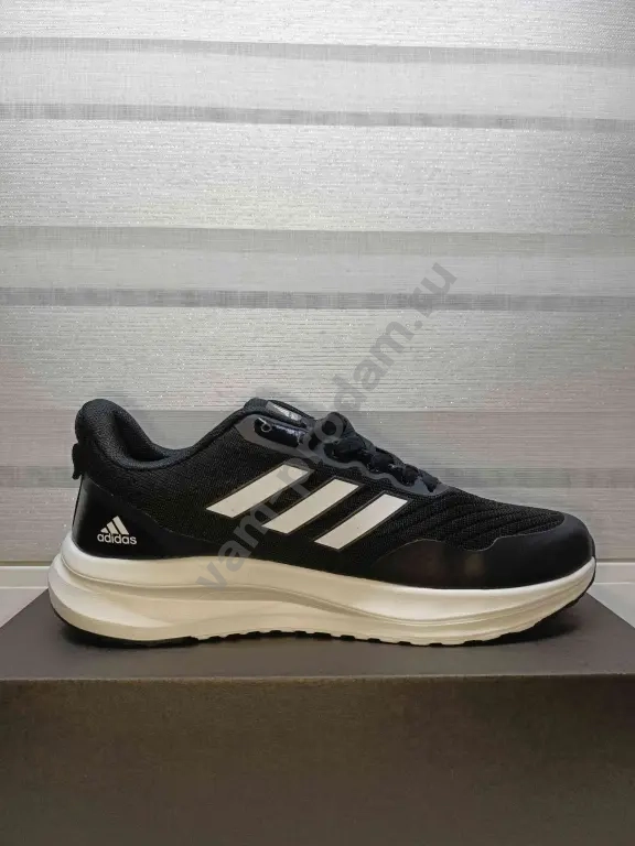 мужские кроссовки adidas