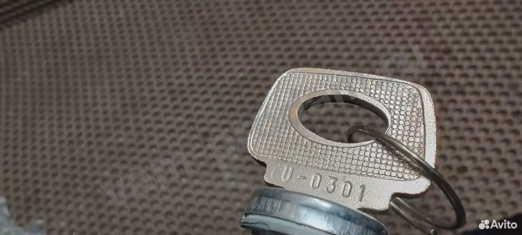 Личина замка с ключём, брак