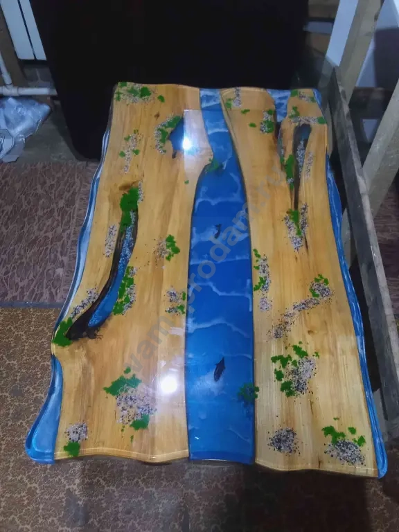 стол из эпоксидной смолы