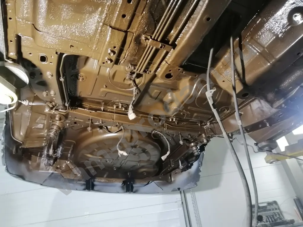 Антикоррозийная обработка кузова автомобиля.