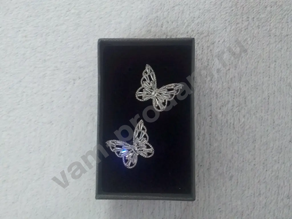 серьги гвоздики