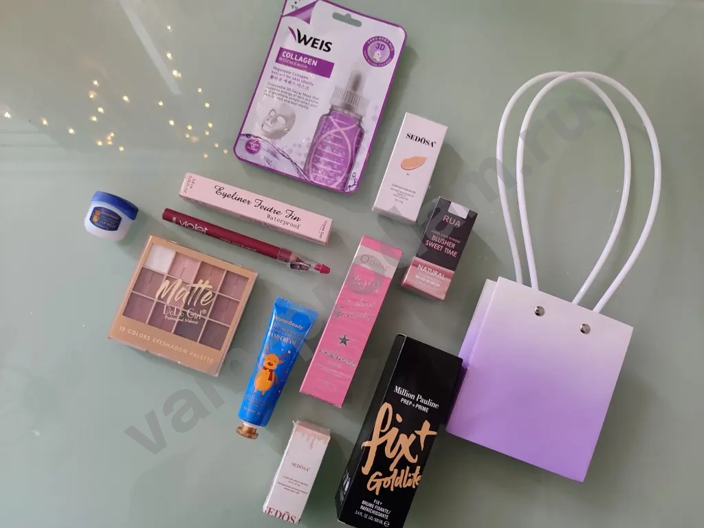 Косметика новая в подарочной сумке