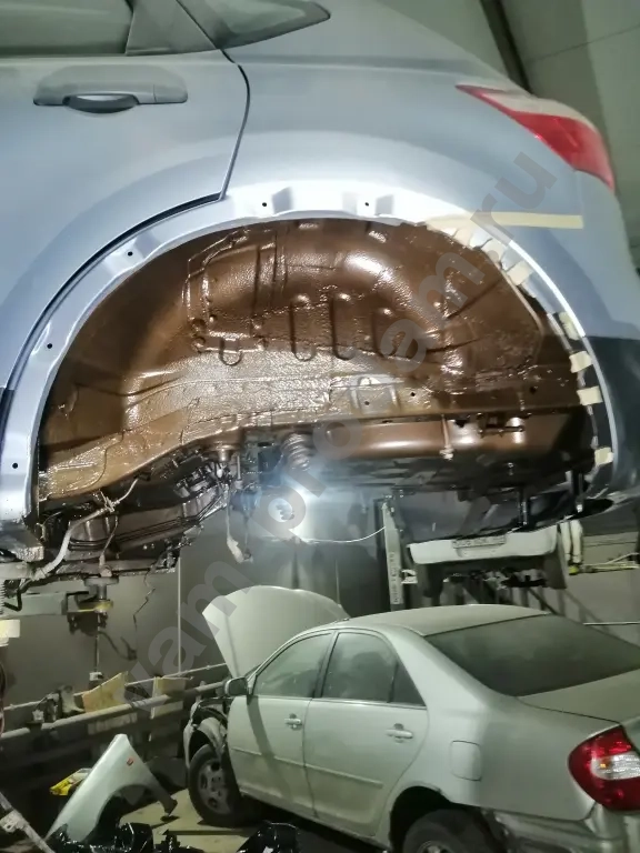 Антикоррозийная обработка кузова автомобиля.