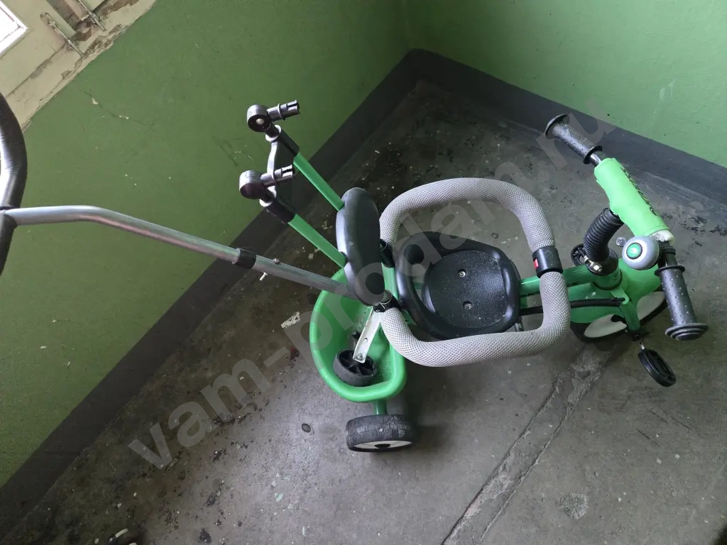 детский трехколесный велосипед