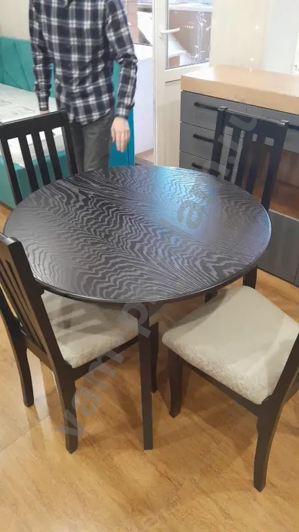 стол и 4 стула