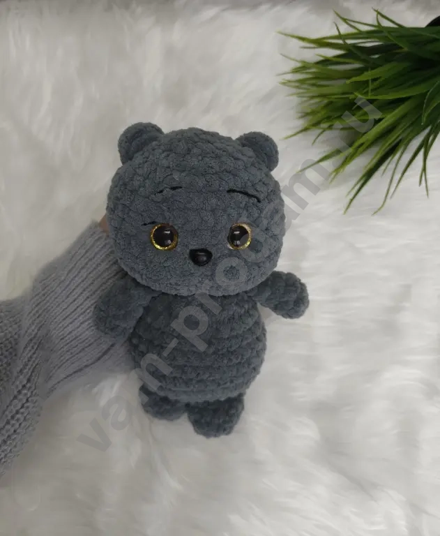 Вязаная игрушка ручной работы "Котик Басик"