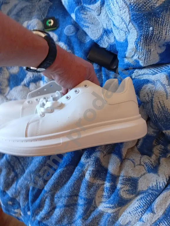 кроссовки мужские 46размер