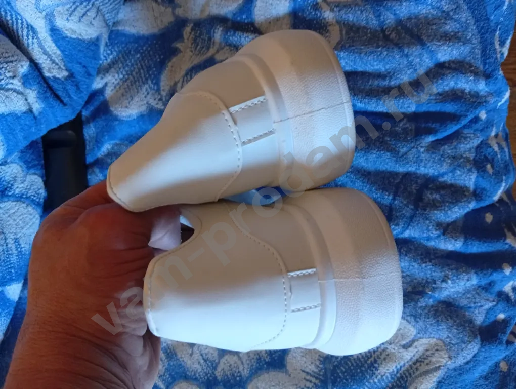 кроссовки мужские 46размер