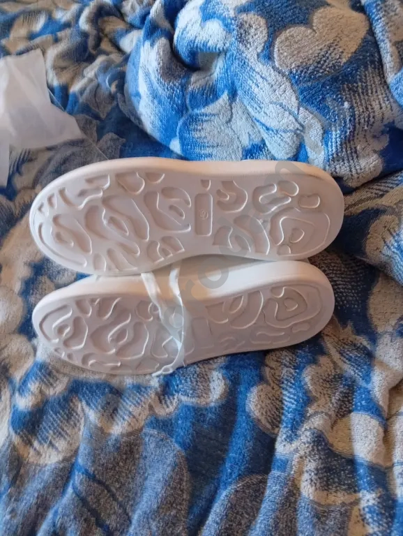 кроссовки мужские 46размер