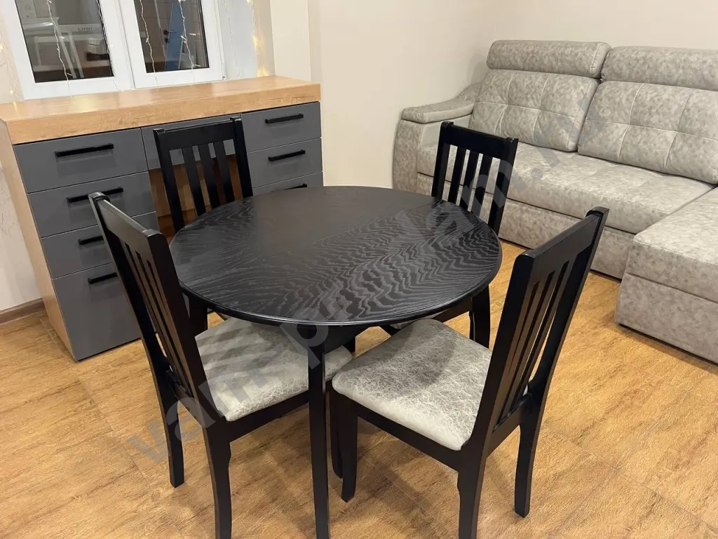 стол и 4 стула