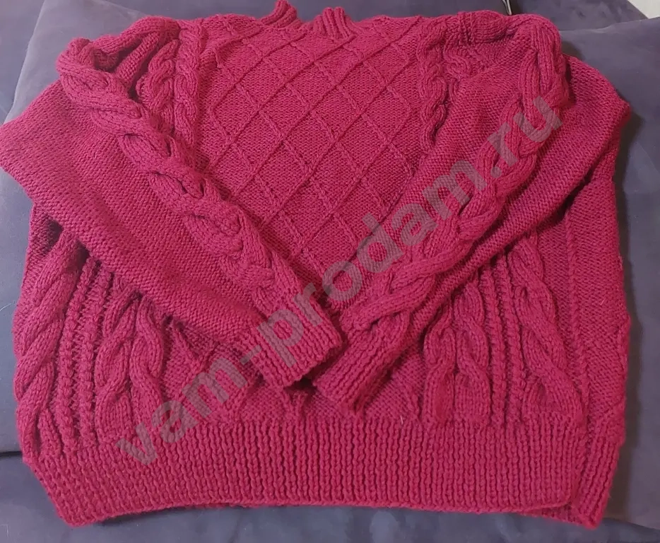 Свитер с косами