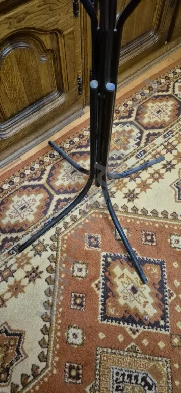 вешалка напольная металлическая