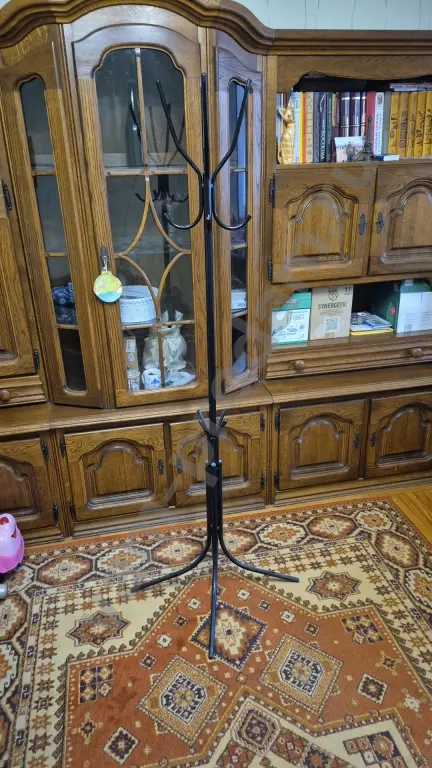 вешалка напольная металлическая