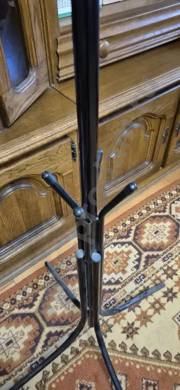 вешалка напольная металлическая