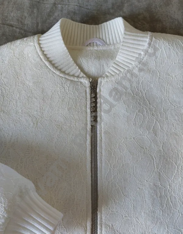 Женский бомбер