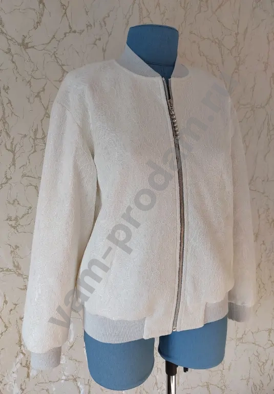 Женский бомбер