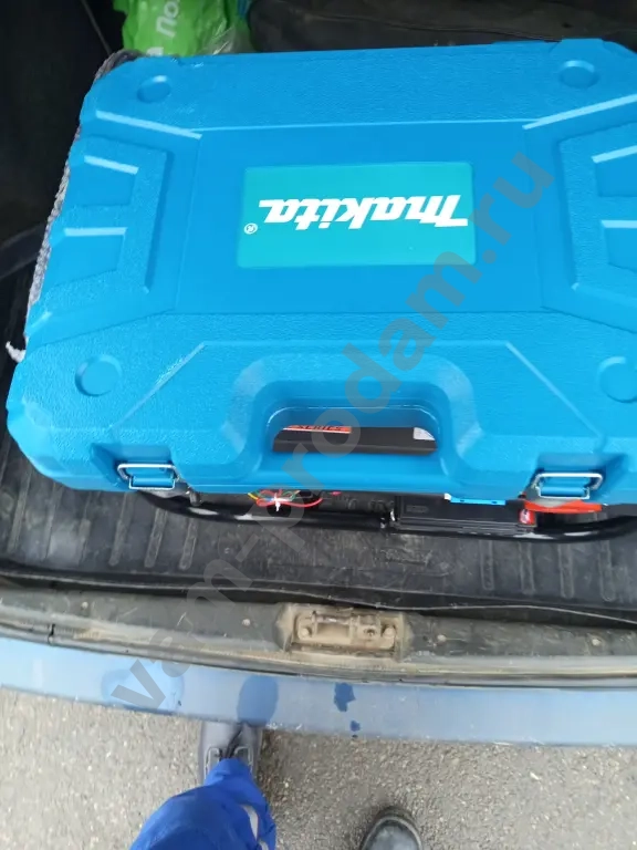 шуруповёрт Макита с набором инструментов