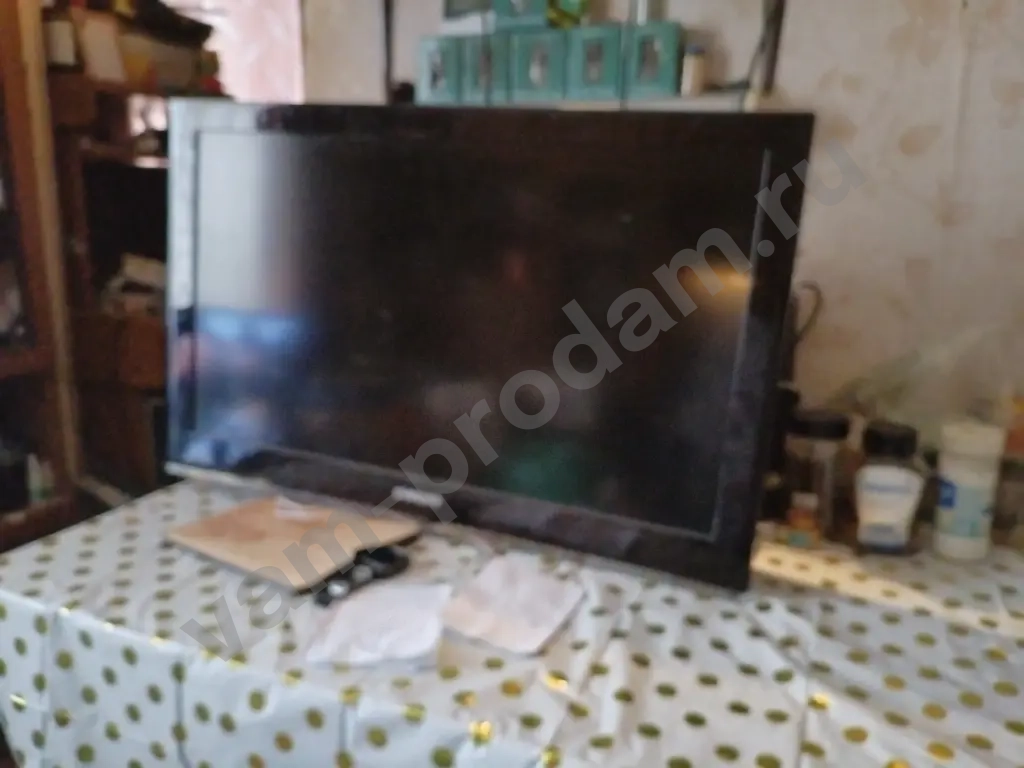 самсунг и наш какой-то на фото видно