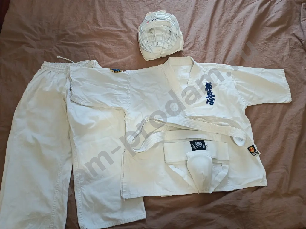 кимоно,шлем, ракушка.