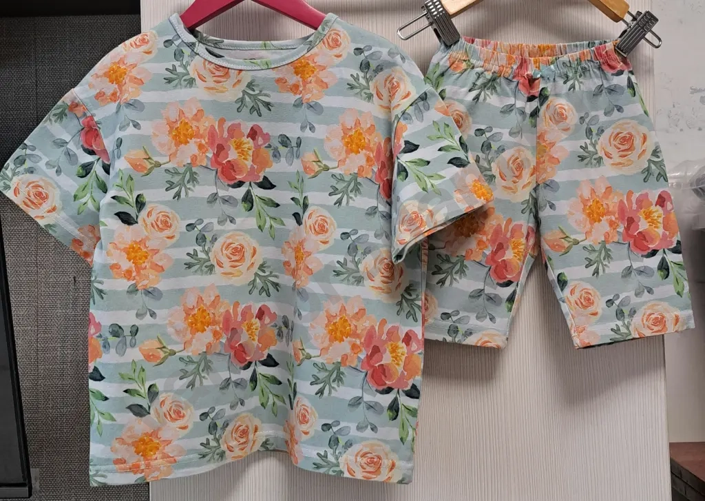 летние комплекты р-р 98