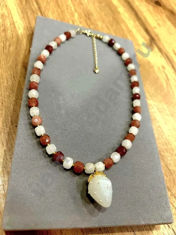 Колье-чокер.