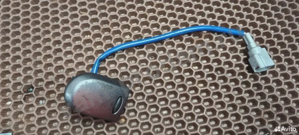 Вставка Ручки двери внешняя nissan tiida C11 перед