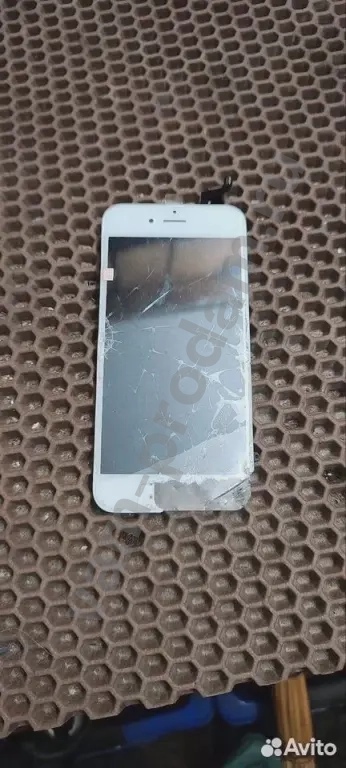 Рабочие битые дисплеи для iPhone Б/У